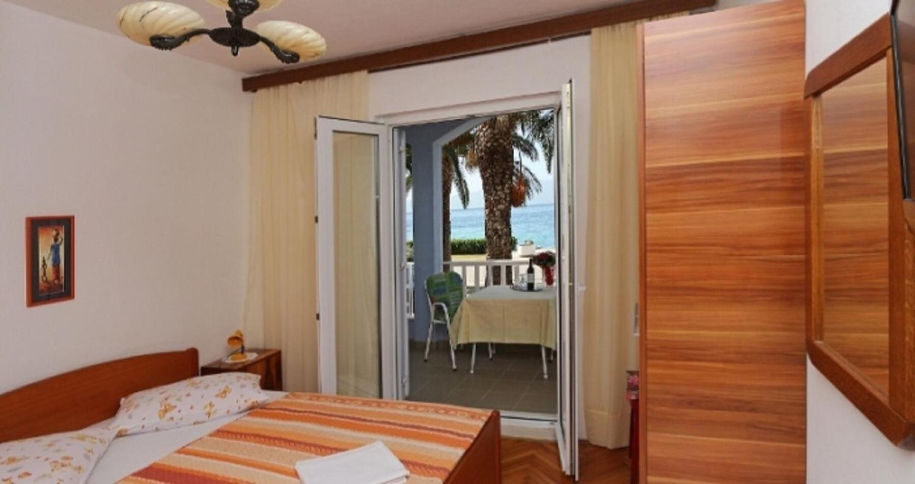 Apartments And Rooms Tomo 1 - At The Beach Zaostrog Luaran gambar