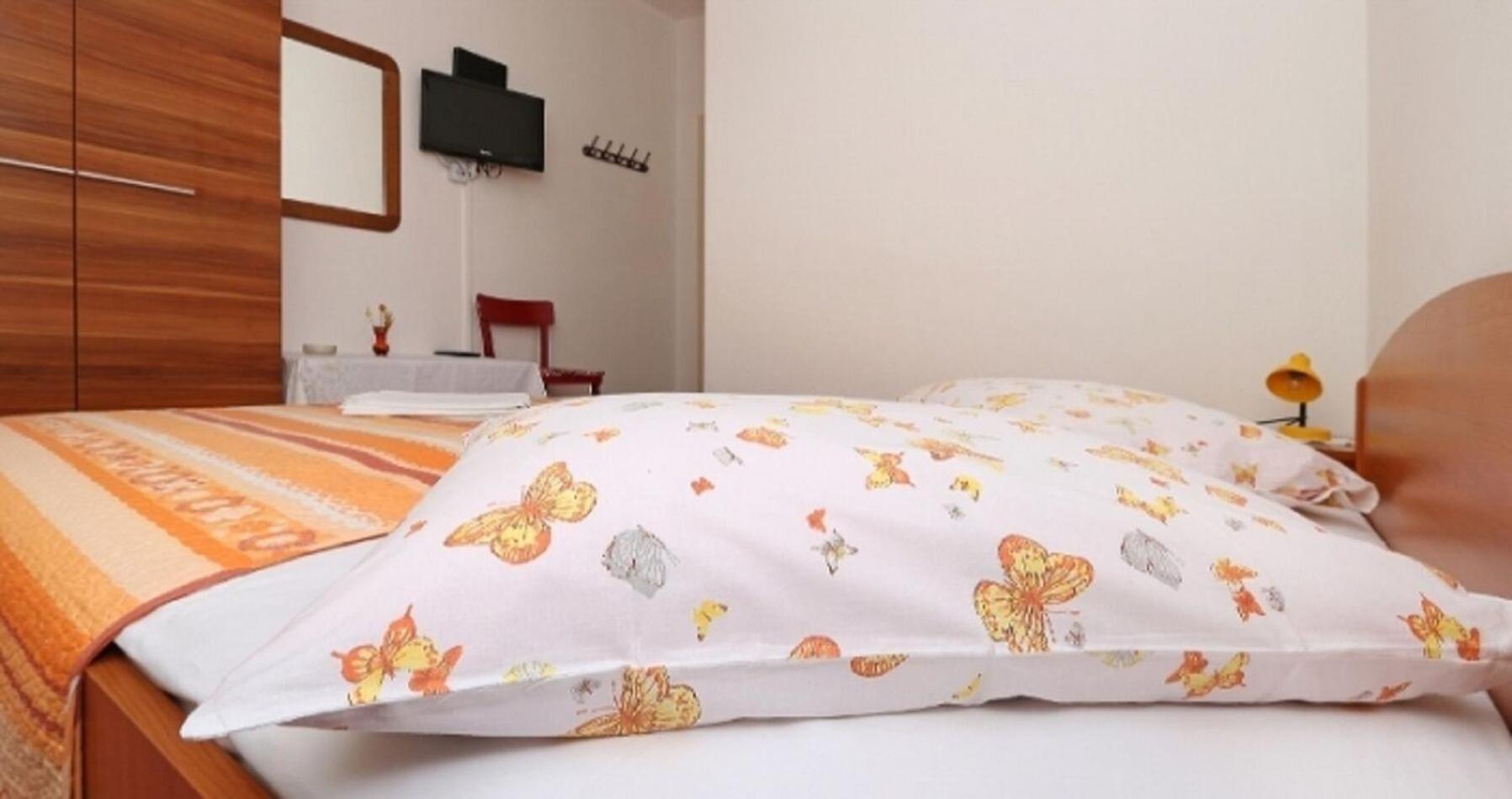 Apartments And Rooms Tomo 1 - At The Beach Zaostrog Luaran gambar
